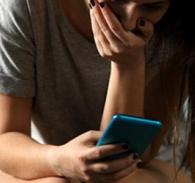 Sốc điếng người khi xem điện thoại của con trai 11 tuổi, ông bố lập tức báo cảnh sát sau dòng tin nhắn từ nữ streamer