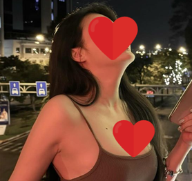 Cô gái diện đồ "chưa phù hợp" ra sân pickleball, cộng đồng mạng nói gì?