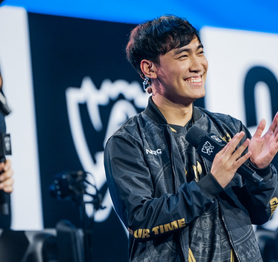 Tái ngộ GAM, cựu vương CKTG có màn "nhắc thù cũ"