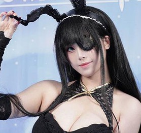 Gacha game “chơi lớn” khi tổ chức cosplay show với hàng loạt “waifu” nóng bỏng ở AGF 2025