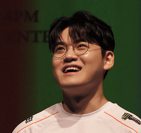 Gumayusi "chốt" số áo ở HLE nhưng lại liên quan mật thiết và đầy ý nghĩa với T1