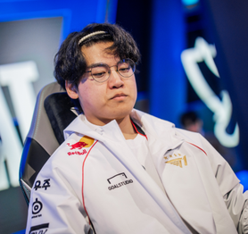 T1 lên tiếng về drama Gumayusi như "thêm dầu vào lửa", phải vội vàng "phi tang dấu vết"