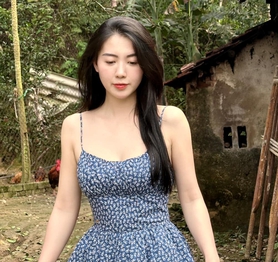 Ngắm loạt ảnh đời thường làm người xem "xốn xang" của hot girl bánh tráng