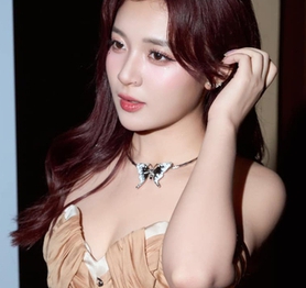 Nữ MC tuyệt sắc tự tin khoe mặt mộc