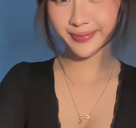 Nữ thần nấu ăn triệu view trên "top top" để lộ khoảnh khắc "không thể tin nổi"