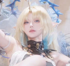 Nữ coser xinh đẹp biến hình khiến fan đứng ngồi không yên