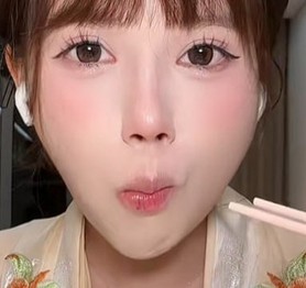 Làm một việc tưởng chừng như "rất đơn giản", Nữ TikToker được mẹ cho 2.5 triệu nạp game