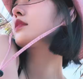 "Bỏng mắt" với những shoot hình thả dáng của nàng "banker" hot nhất cõi mạng
