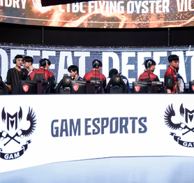 BLV Hoàng Luân bất ngờ "var" thẳng một sao GAM ngay trên kênh stream