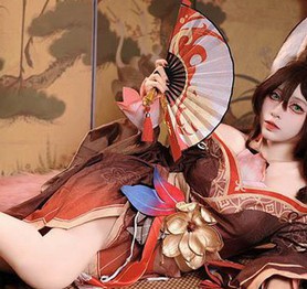 Cosplayer Việt lên tiếng xin lỗi sau drama “giáo viên làm content phản cảm”
