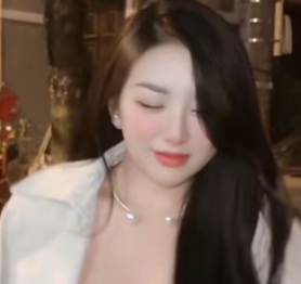 Nửa say nửa tỉnh, hot girl "cà hẩy" rồi bất ngờ hút cả triệu view