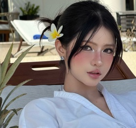 Lâu ngày không gặp, Ciin Thảo Ly tung bộ ảnh bikini đẹp đến nỗi fan cảm thán "không thể tin được"