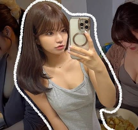 Làm clip nấu ăn, hot girl khiến cả trăm ngàn fan “xem không rời mắt”