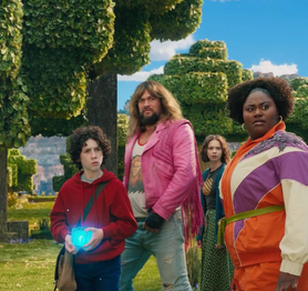 Minecraft được "rót vốn" gần 2000 tỷ, chuẩn bị mở riêng một công viên giải trí ngoài đời thực?