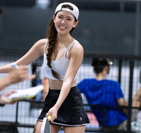 Từ "thị phi" Pickleball đến màn lột xác, Em Kim "phủ sóng" danh tiếng cùng bạn bè quốc tế