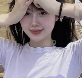 Khoe eo thon đốn tim, gái xinh có màn tương tác fan nam khiến người xem vừa yêu vừa buồn cười