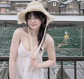 Lên mạng than ế, cô gái sở hữu visual "nữ thần" nhận về toàn hoài nghi
