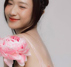 Nhan sắc bất chấp thời gian của hot girl Trâm Anh