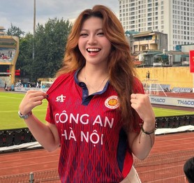 Bắt trọn visual "vạn người mê" của hot girl cheerleader đội bóng Công an Hà Nội