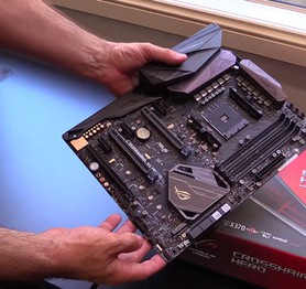 AMD Ryzen chính thức ra mắt, đi kèm bo mạch chủ khủng nhìn là thích mê