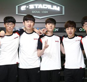 Super Team KT Rolster cũng đứng trước nguy cơ tan đàn xẻ nghé dù mới vô địch LCK mùa hè 2018