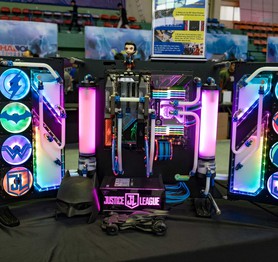 Bỏng mắt với hàng chục case máy tính khủng các "dân chơi" khắp Việt Nam đem tới Intel Extreme PC Master
