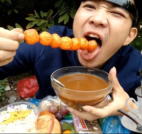 Làm video "Chấm tất cả mọi thứ với cafe", kênh Youtube PHD Troll cán mốc kỷ lục 207 triệu view chỉ với một clip