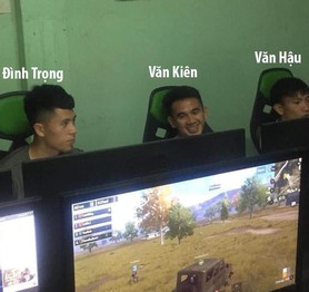 Cầu thủ U23 Việt Nam, không chỉ đá bóng hay mà còn rất chăm ra quán net "quẩy tí game" cực đỉnh