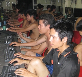 Nên chơi game online hay eSport?