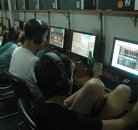 Có nên ngăn 'trẻ trâu' Việt Nam ra server ngoại chơi game?