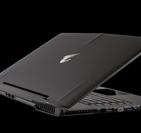 Ba laptop chơi game cực hot mới ra mắt