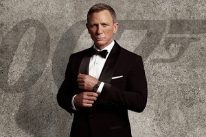 Nhìn lại hành trình 15 năm của Daniel Craig gắn bó với hình tượng chàng điệp viên hào hoa 007