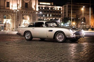 Soi 4 mẫu xe thuộc hàng khủng được James Bond sử dụng trong No Time To Die