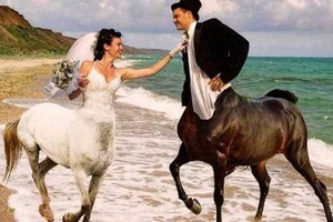 Những bức ảnh cưới tức cười khiến game thủ xem xong chả hiểu lấy vợ là cái kiểu gì