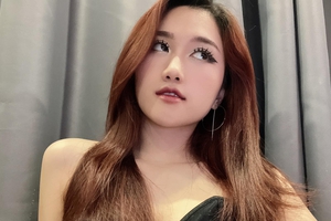 Nghịch lí MC hot nhất Valorant: Viết 'tus' ẩn ý nhưng vẫn khẳng định độc thân!