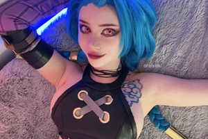 Cosplay Jinx phiên bản đầy gợi cảm, hot girl nhận kết đắng từ trò "chơi dại"