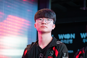 Faker "phá dớp" quan trọng lịch sử, T1 hoàn thành nhiệm vụ