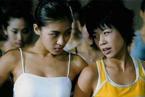 Hậu trường cảnh nóng hot nhất phim Sex Is Zero: Nữ chính bị hành đến mức "run bần bật"