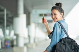 4 mẹo vàng săn vé máy bay Tết giá rẻ trên Traveloka: Đặt sớm, bay rẻ, về quê vui Tết