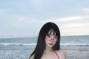 Hot girl Trung với visual trong trẻo như nắng sớm nhưng body “cực căng” lại khiến fan mất ngủ cả đêm