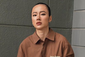 Angela Phương Trinh lạ lắm, sao lại có "trái cổ" thế này?