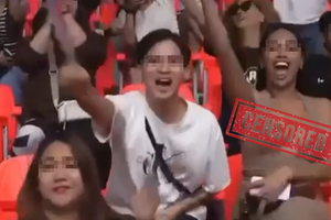 Đi xem bóng chuyền, hot girl cổ vũ đến mức hớ hênh