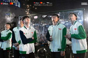 Hình ảnh T1 khiến fan Việt không thể nào quên, gần gũi ấm áp đến lạ