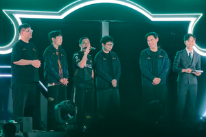 Văn Tùng và Thầy Giáo Ba bất ngờ "chiếm sóng" hậu fanmeeting T1