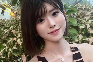 Nữ diễn viên Nhật Bản: Đưa hơn 16 tỷ nuôi bạn trai vẫn bị “tương tác tím mắt”