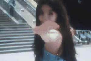 Cô gái khiến 10 triệu người say đắm nay tàn tạ vì ép cân, chỉ mặc vừa quần áo trẻ con 12 tuổi