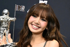 MXH náo loạn vì Lisa (BLACKPINK) đóng phim 18+, nghe tên nam chính là biết hay miễn bàn