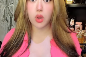Ganh tỵ với "Hồng tỷ", hot girl hé lộ mới chỉ yêu đương… 2 lần