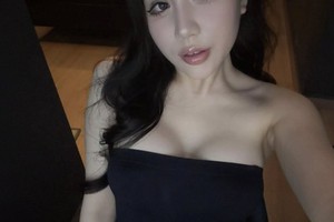 Streamer phú bà tương tác lại với tình cũ Zeros, "gương vỡ lại lành"?
