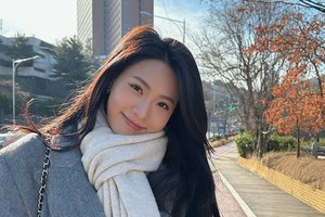 Việt Nam có 1 mỹ nhân đúng chuẩn “sách giáo khoa visual” nhưng cứ cất giọng là nhan sắc giảm hẳn một nửa